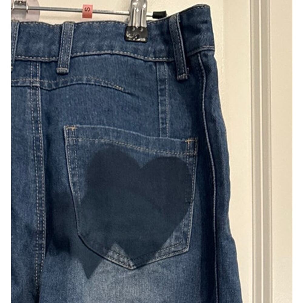 MSRP $89.99 | NEW ✨ Heart Stamp Barrel Jeans – Size S ✨ SAME DAY/NEXT DAY SHIP - Picture 6 of 7